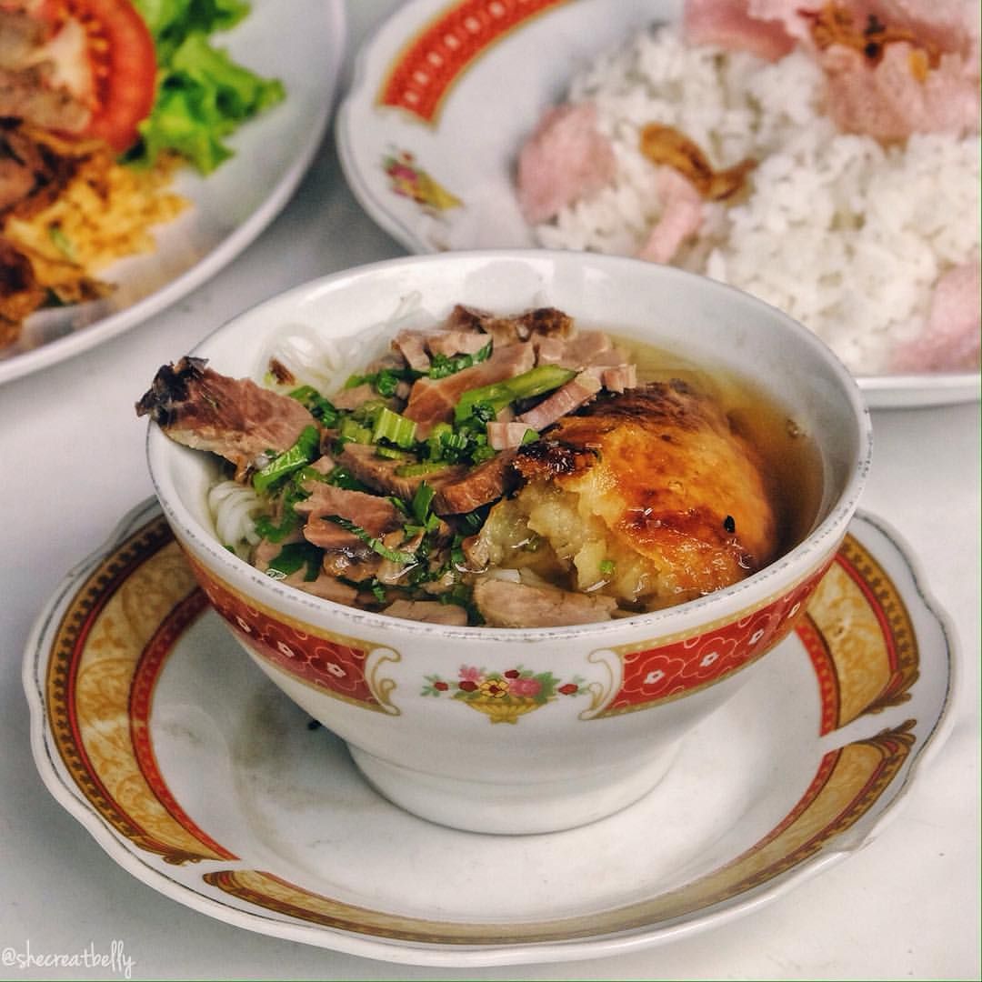 Tempat makan soto Padang enak di Jakarta buat makan siang.