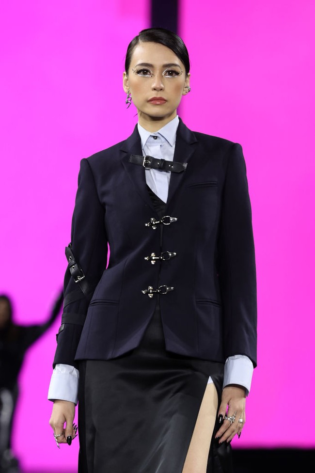 Tidak hanya Ariel Tatum, di peragaan busana L’Oreal Paris tahun lalu ada pula model dan influencer Tanah Air Tamara Dai. Foto: Getty Images