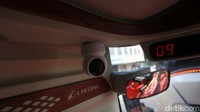 Selain USB charger, bus ini juga telah dilengkapi dengan kamera CCTV.