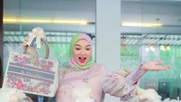 Semoga kelak jadi Anak yang sholehah & pintar, tulis Zaskia Gotik dalam Instagram miliknya. Foto: Instagram
