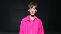 Sebelum menghadiri event Miu Miu, dia juga diundang buat menyaksikan peragaan busana Valentino. (Foto: Getty Images/Pascal Le Segretain)