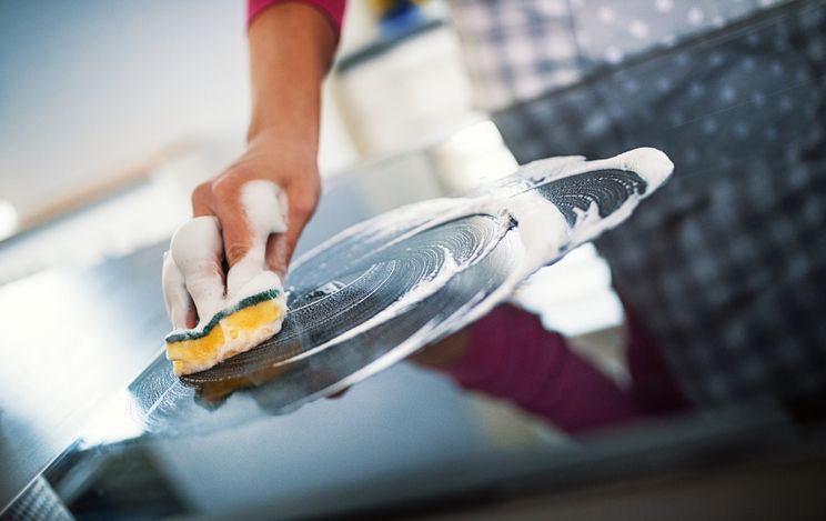 5 Alat Masak dengan Bahan Ini Tak Boleh Dibersihkan dengan Soda Kue
