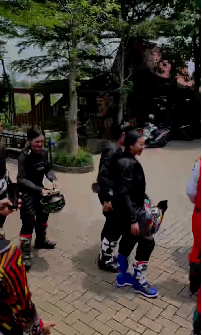 Asri Welas, Prisia Nasution, dan Poppy Sovia