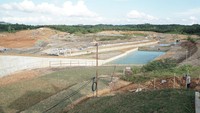 Bendungan Sepaku Semoi memiliki tinggi bendungan 25 meter dan panjang 450 meter. Adapun tipe bendungan ini adalah urugan tanah homogen. Foto: Dok. Badan Otorita IKN