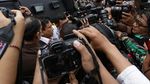 Berompi Tahanan, Ini Momen Ferdy Sambo Keluar Kejagung