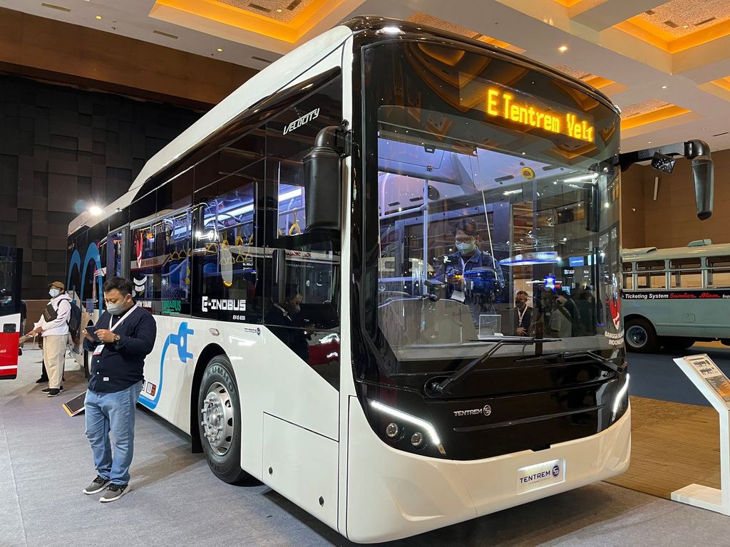 Bus listrik Tentrem tampil di Busworld 2022