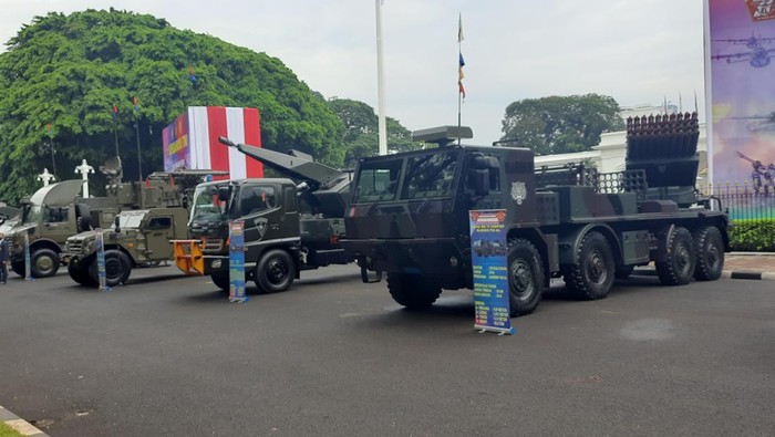 Deretan Alutsista Dipamerkan di Depan Istana Saat HUT ke-77 TNI (Kanavino/detikcom)