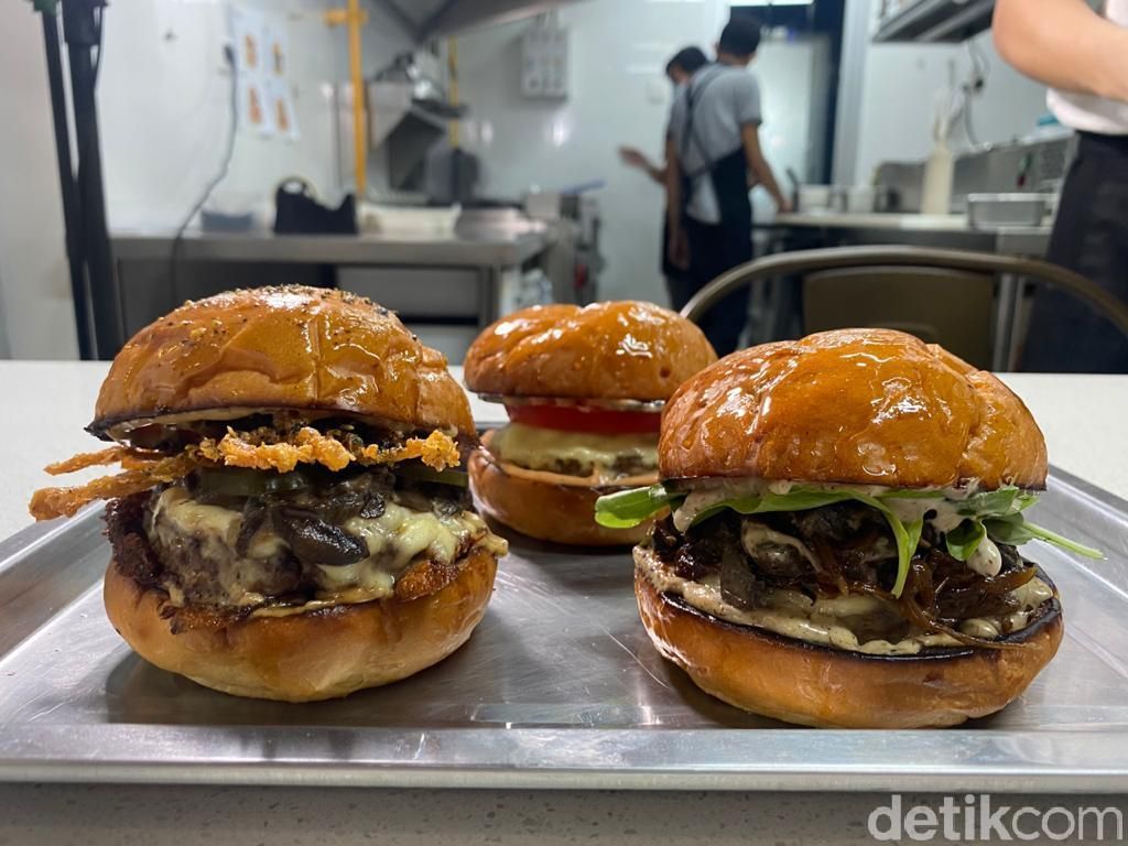 Empuk Juicy! 5 Burger Premium Ini Cocok Buat Makan Siang di Tanggal Muda
