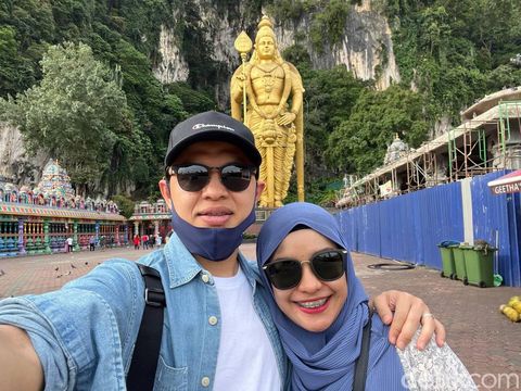 Foto pernikahan Dina Agustina dan Adam Kevin Hutagalung. Foto pernikahan Dina Agustina dan Adam Kevin Hutagalung.