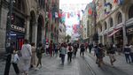 Penampakan Turis yang Hidupkan Lagi Jalanan Istanbul
