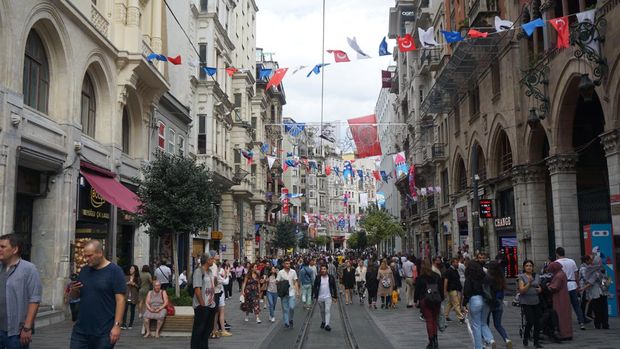 Situasi Jalanan Kota Istanbul yang dipenuhi wisatawan