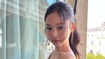 Anggunnya Jennie BLACKPINK Pakai Gaun Handuk di Paris Fashion Week