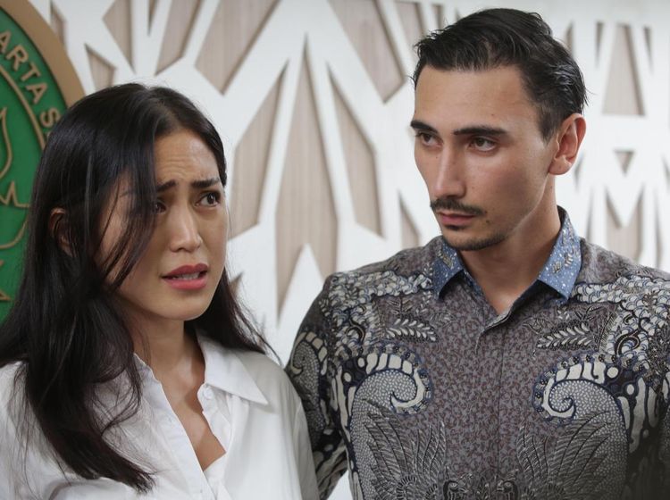 Wajah Kesal Jessica Iskandar Usai Ngamuk di Pengadilan