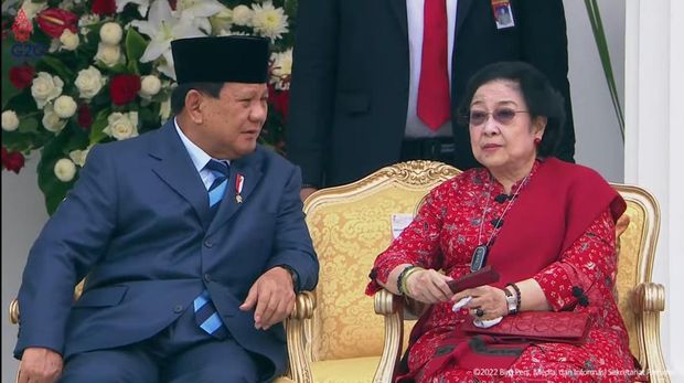 Jokowi Pimpin Upacara HUT ke-77 TNI di Istana (Yutub Setpres)