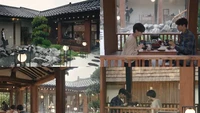 Kalau mencari restoran dengan nuansa klasik, kamu wajib mampir ke Oncheonjip. Restoran Jepang di Korea ini menawarkan konsep lesehan dengan menu autentik. Pernah menonton The Devil Judge? Restoran ini muncul di sana lho!Foto: Kpopmap
