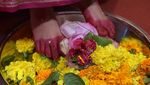 Kala Anak Gadis India Disembah Bak Dewi Durga