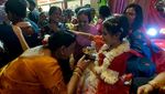 Kala Anak Gadis India Disembah Bak Dewi Durga