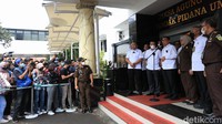 Kejaksaan hari ini akan melakukan penerimaan berkas perkara tahap 2 untuk kasus pembunuhan brigadir J dengan tersangka Ferdy Sambo.