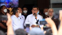 Kejaksaan Agung (Kejagung) akan melakukan penahanan terhadap para tersangka terkait pembunuhan Brigadir Nopriansyah Yosua Hutabarat (Brigadir J). Putri Candrawathi (PC) akan dipindah ke Rutan Salemba cabang Kejagung.