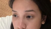 Pasang selfie setelah makan Mie Gacoan yang super pedas. Bibir Anya jadi merah dan sedikit membengkak. Ekspresinya yang lucu ini bikin penggemarnya gemas. Foto: Instagram @anyageraldine