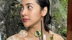 Liburan ke Bali, Anya Geraldine Jajan Mie Gacoan Sampai Kepedasan!