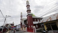 Masjid ini memiliki luas 858 meter persegi.