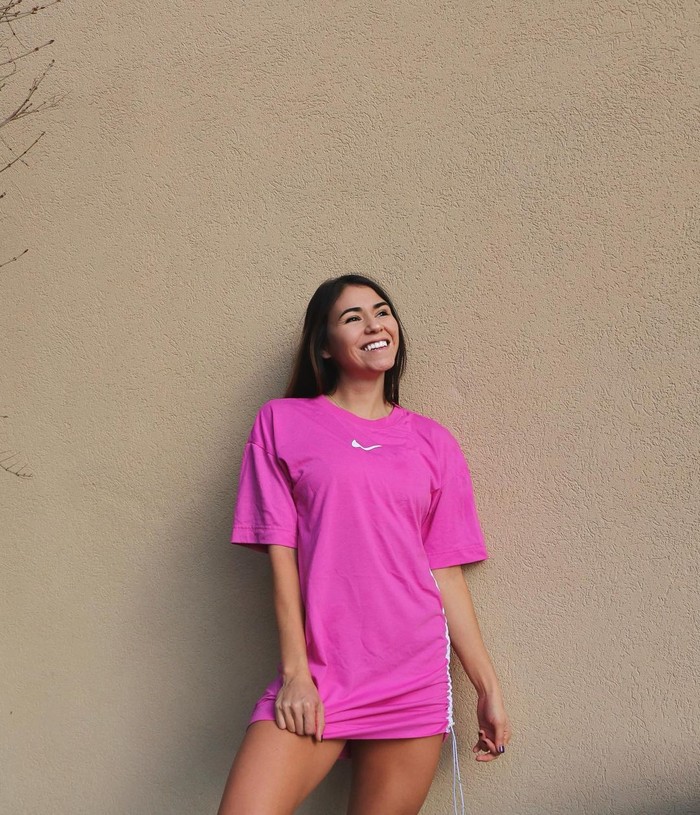 6 Foto Model yang Diusir dari Gym karena Pakaiannya Dianggap Tak Sopan