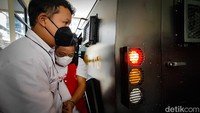 Ketiganya adalah tersangka pembunuhan berencana Brigadir Yosua Hutabarat. 