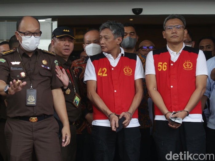Brigjen Hendra Kurniawan kini berstatus tersangka. Berikut ini runutan nasib Brigjen Hendra, dinonaktifkan, mutasi, hingga tersangka kasus Irjen Ferdy Sambo.