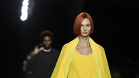 Onitsuka Tiger Tawarkan Koleksi Sporty Minimalis di Milan Fashion Week