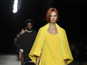 Onitsuka Tiger Tawarkan Koleksi Sporty Minimalis di Milan Fashion Week