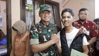 Diantar Pangdam, Prajurit TNI Penendang Kungfu ke Aremania Minta Maaf