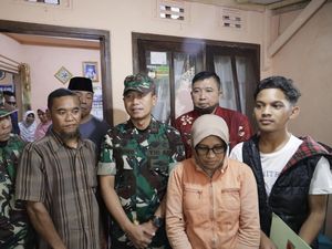 Detik-detik Personel TNI Tendang Aremania Dalam Tragedi Kanjuruhan
