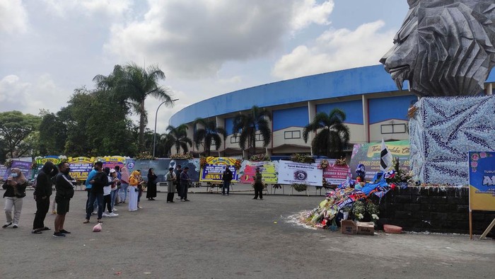 Patung Singa Stadion Kanjuruhan