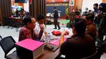 Momen Pergantian Baju Ferdy Sambo saat Penyerahan Berkas di Kejagung