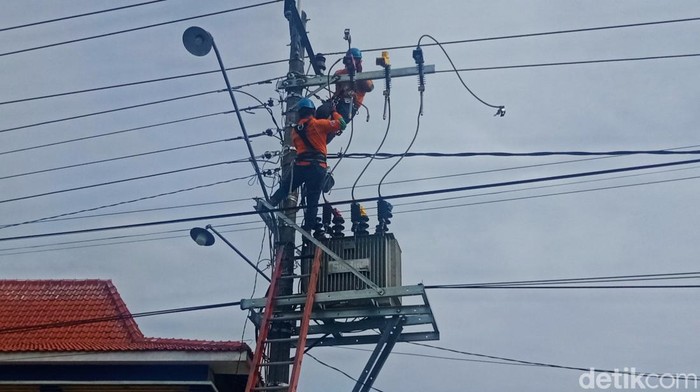 Pemadaman listrik Pemeliharaan jaringan distribusi PT PLN UP3 Klaten.