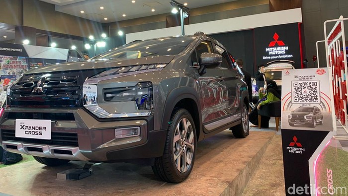 Penampilan produk Xpander dari Mitsubishi yang dipamerkan di GIIAS MEDAN 2022.