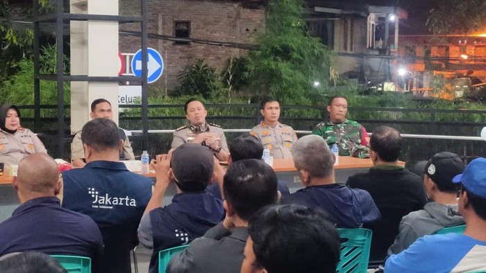 Polres Jaksel temu muka dengan warga Manggarai, Tebet, Jaksel.