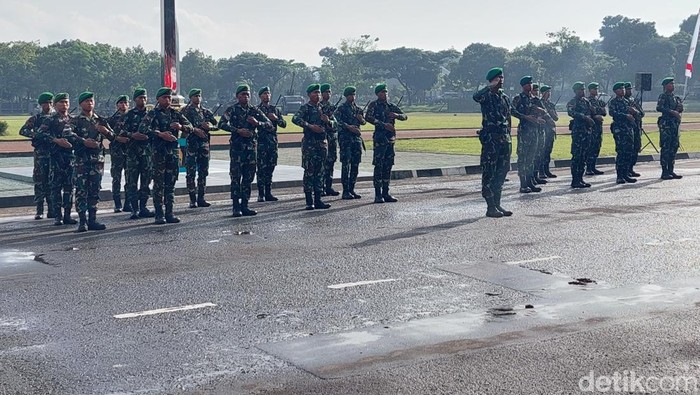 Prajurit TNI usai menempuh langkah 90 KM