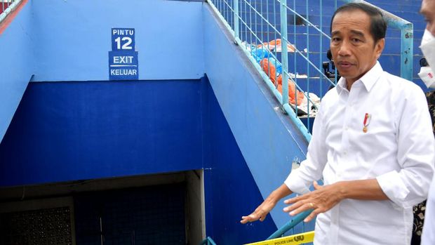 Presiden Jokowi meninjau Stadion Kanjuruhan, Malang