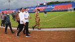Potret Jokowi di Stadion Kanjuruhan, Soroti Pintu hingga Tangga