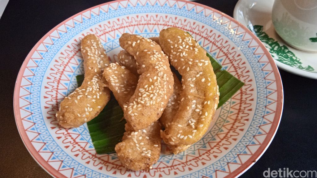 Roti Romi: Lembutnya Roti Jadul dan Kopi Sanger yang Bikin Mimpi Indah