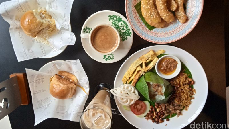 Roti Romi Kemang Roti Romi: Lembutnya Roti Jadul dan Kopi Sanger yang Bikin Mimpi Indah