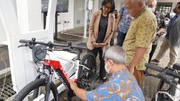 Upaya ini sebagai bentuk nyata meningkatkan mobilitas yang sehat dan ramah lingkungan bagi civitas kampus ITB.Foto: Sepeda Listrik (Istimewa/ITBxPolygon)