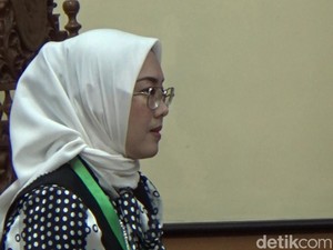 Nyanyian Bupati Anne yang Viral di Tengah  Gugatan Cerai