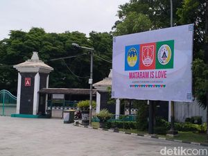 Muncul Spanduk Mataram Is Love di Manahan, Gibran: Damai Kuwi Apik!