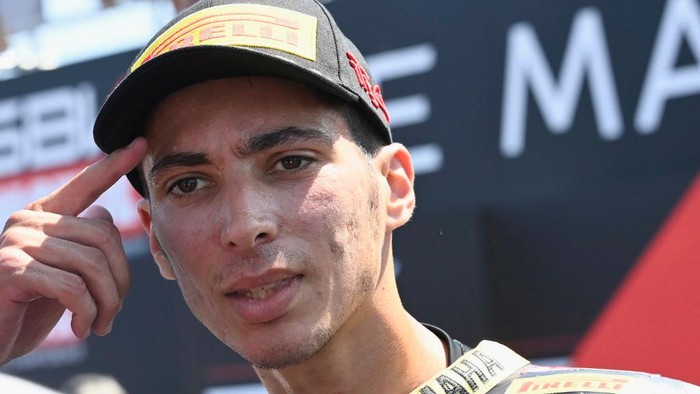 MISANO ADRIATICO, ITALY - JUNE 12:  Toprak Razgatlioglu of Turkey and Pata Yamaha with Brixx WorldSBK speaks with journalists during the FIM Superbike World Championship Pirelli Emilia-Romagna Round - Tissot Superpole race on June 12, 2022 in Misano Adriatico, Italy. (Photo by Mirco Lazzari/Getty Images)