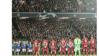Laga UCL Liverpool vs Rangers pun melakukan mengheningkan cipta Tragedi Kanjuruhan. Foto: Twitter