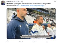 Sejumlah laga Liga Champions tadi malam diawali dengan mengheningkan cipta mengenang Tragedi Kanjuruhan, Malang.