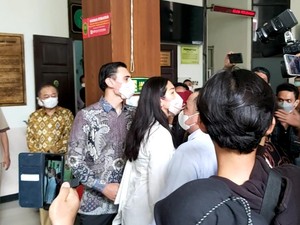 Jessica Iskandar Ngamuk di Pengadilan, Kesal Tak Bertemu Orang yang Bawa 11 Mobilnya